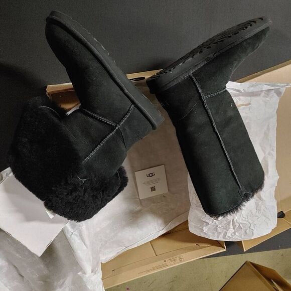 New Ugg Bailey Button Triplet II Black Suede Shearling Boots 6 - Picture 5 of 8